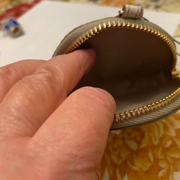 Authentic Zip-Around Brahmin Embossed Leather Coin Purse. 3-7/8" Diameter NWT - Picture 7 of 10